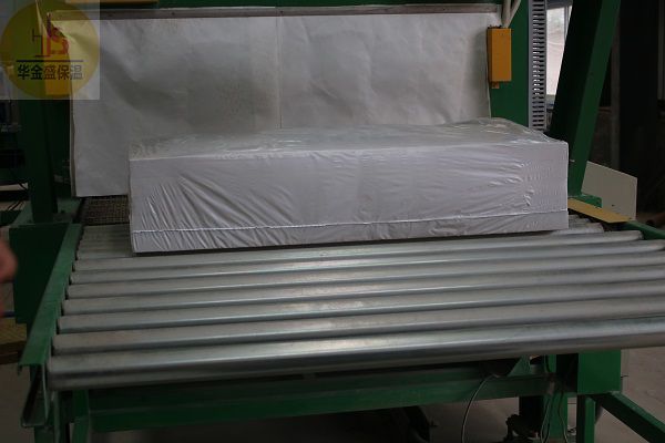 保溫巖棉板屋面的施工方法