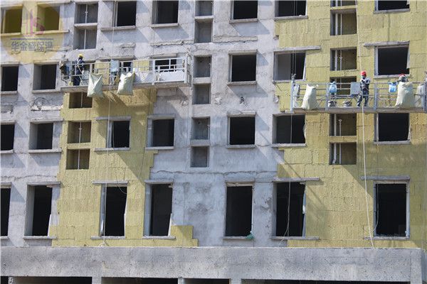 巖棉板外墻外保溫脫落河南廠家解析事故全程！